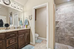 306 Donna Cir, Granbury, TX 76049 - Photo 18