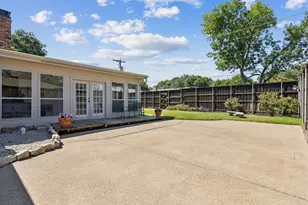 10419 Royalwood Dr, Dallas, TX 75238 - Photo 30