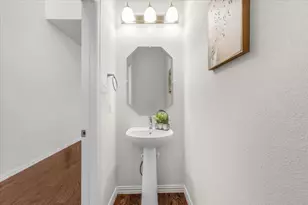 2000 Bethlehem St, Irving, TX 75061 - Photo 4