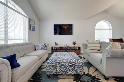 617 Creek Point Drive, Saginaw, TX 76179 - Photo 6