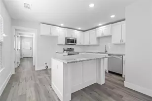 224 W Bond St, Denison, TX 75020 - Photo 4