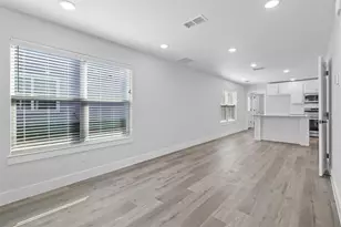 224 W Bond St, Denison, TX 75020 - Photo 2