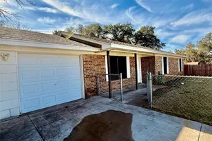 1817 Hidden Valley Rd, Granbury, TX 76049 - Photo 2