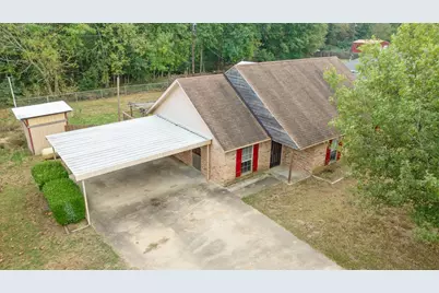 302 Cripple Creek, Powderly, TX 75473 - Photo 4