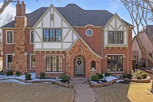 2114 Castle Creek Dr, Mansfield, TX 76063 - Photo 2