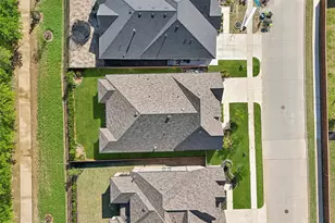 808 Bluestem Dr, Aubrey, TX 76227 - Photo 32