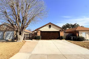 6841 Ashbury Dr, Fort Worth, TX 76133 - Photo 2