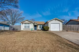 1415 Colonnade Dr, Arlington, TX 76018 - Photo 1