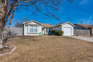 1415 Colonnade Dr, Arlington, TX 76018 - Photo 2