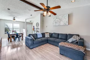 1415 Colonnade Dr, Arlington, TX 76018 - Photo 6