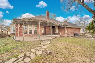 220 Ash Dr, Waxahachie, TX 75165 - Photo 4