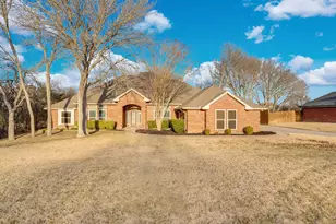 220 Ash Dr, Waxahachie, TX 75165 - Photo 2