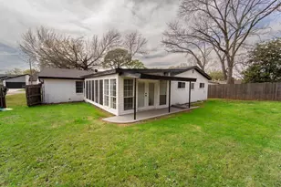 904 Dee Ln, Bedford, TX 76022 - Photo 34