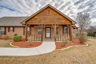 3303 Farm Land Ct, Granbury, TX 76048 - Photo 2