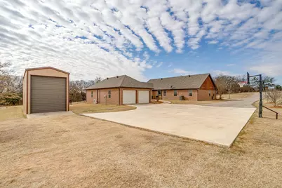 3303 Farm Land Court, Granbury, TX 76048 - Photo 38