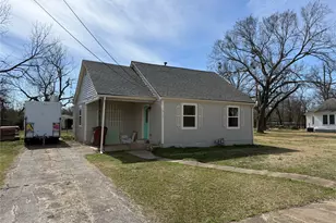 513 Allen Ave, Bonham, TX 75418 - Photo 2