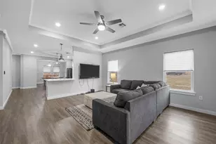 502 David Davis Dr, McGregor, TX 76657 - Photo 2