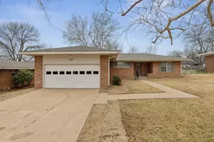 1407 Robin Dr, Sherman, TX 75092 - Photo 1