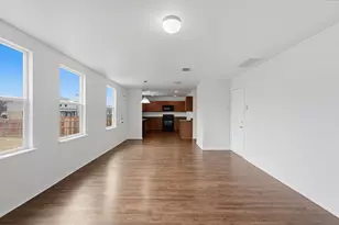 1333 Gayle St, Burleson, TX 76028 - Photo 4