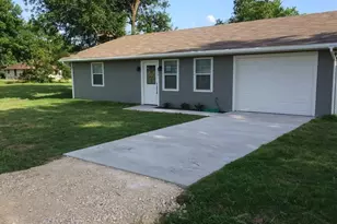 600 Pacific St E, Honey Grove, TX 75446 - Photo 1