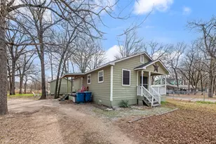 222 Meadow Lake Dr, Mabank, TX 75156 - Photo 2