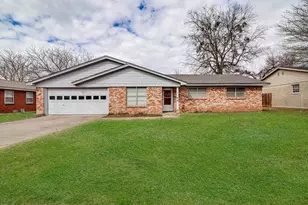 1108 Davis St, Cleburne, TX 76033 - Photo 1