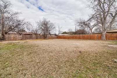 1108 Davis Street, Cleburne, TX 76033 - Photo 26
