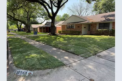 10546 Mapleridge Drive, Dallas, TX 75238 - Photo 2