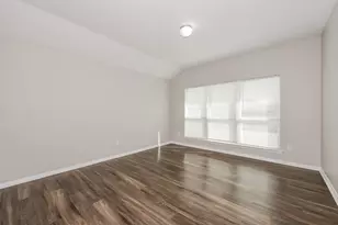 6728 Ohana Pl, Dallas, TX 75237 - Photo 10