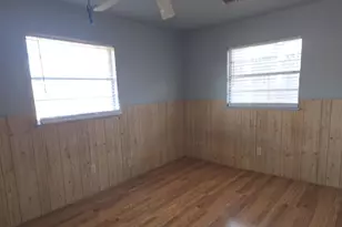 2404 Beverly Dr, Greenville, TX 75402 - Photo 8