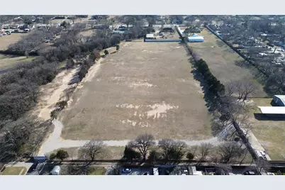 299 S Pleasant Woods Drive, Dallas, TX 75217 - Photo 2