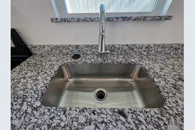 924 E Titus Street, Mexia, TX 76667 - Photo 6