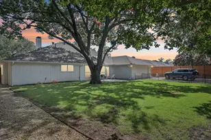 6625 Rolling Vista Dr, Dallas, TX 75248 - Photo 38