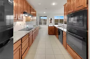 1005 Rio Vista Dr, DeSoto, TX 75115 - Photo 2