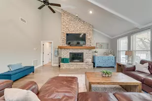 126 Forest Brook St, Oak Leaf, TX 75154 - Photo 10