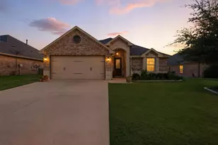 2038 Clive Dr, Granbury, TX 76048 - Photo 30