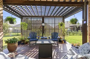 2038 Clive Dr, Granbury, TX 76048 - Photo 4