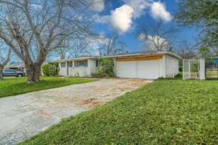 3816 Springbranch Dr, Benbrook, TX 76116 - Photo 4