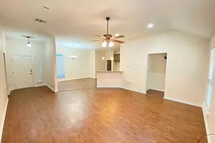 132 Hedgerow Ln, Lewisville, TX 75057 - Photo 4