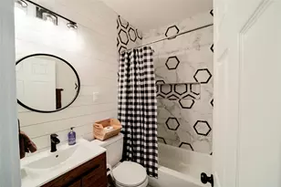 1415 N Houston St, Fort Worth, TX 76164 - Photo 6