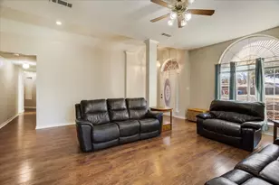 227 N Hopson St, Van Alstyne, TX 75495 - Photo 4