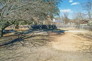 227 N Hopson St, Van Alstyne, TX 75495 - Photo 36