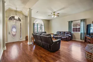 227 N Hopson St, Van Alstyne, TX 75495 - Photo 2