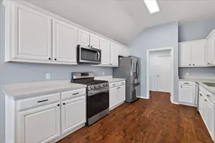 800 Kathryn Dr, Lewisville, TX 75067 - Photo 6