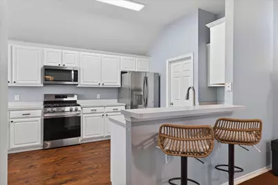 800 Kathryn Drive, Lewisville, TX 75067 - Photo 2