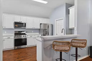 800 Kathryn Dr, Lewisville, TX 75067 - Photo 2