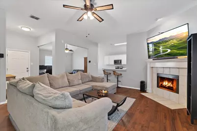 800 Kathryn Drive, Lewisville, TX 75067 - Photo 4