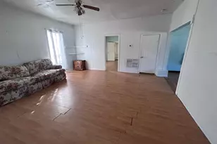 1032 S Montgomery St, Sherman, TX 75090 - Photo 2