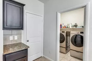 553 Vickie St, Crowley, TX 76036 - Photo 14