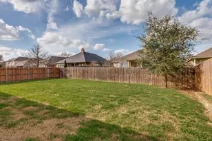 553 Vickie St, Crowley, TX 76036 - Photo 24